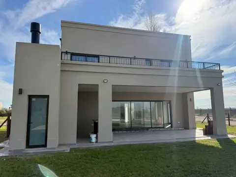 CASA  5 AMBIENTES EN ALQUILER BARRIO HORIZONTES AL SUR  EZEIZA CANNING