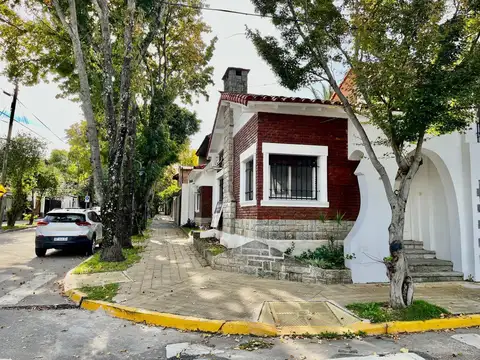 Mariano Moreno al 1100 La Lucila