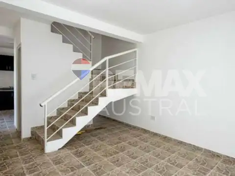 Casa en Alquiler con 1 cochera