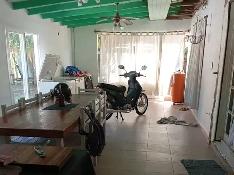 Casa 4 ambientes con 1 baño