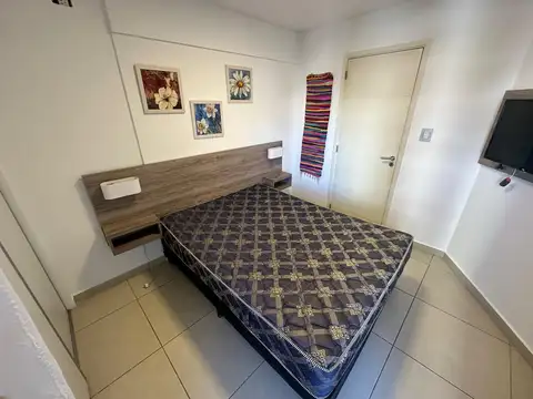 ALQ AMOBLADO - 1 DORM - AMPLIO BALCÓN - NVA CBA