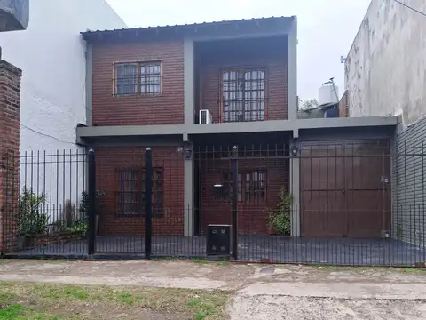 Chalet en venta en Merlo Norte, a 10 cuadras de estación.