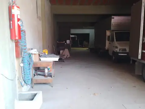 Galpon en Alquiler 8  mts Frente