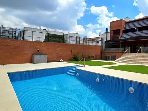 Venta Casa con Cochera, Piscina, Vestidor en Villa Devoto