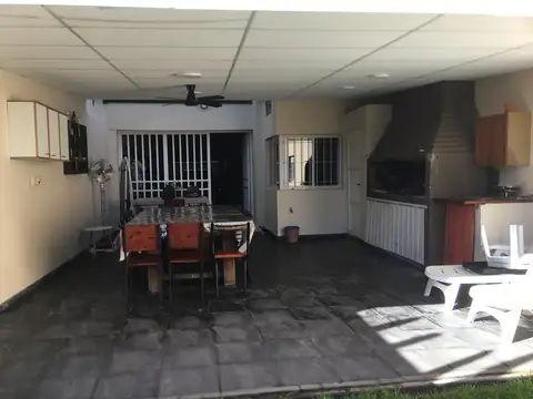 Pringles 375 - VENDE - Zona cercana al centro