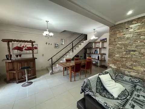 Casa en Venta en Jose Marmol, USD 195.000