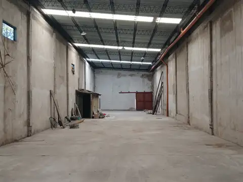 Galpon en Alquiler 36  mts Fondo