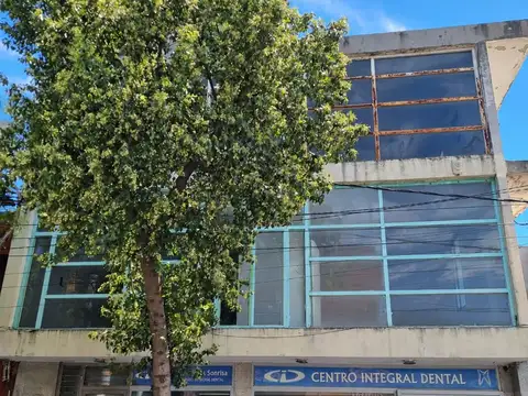 Se alquila local comercial en casco centrico