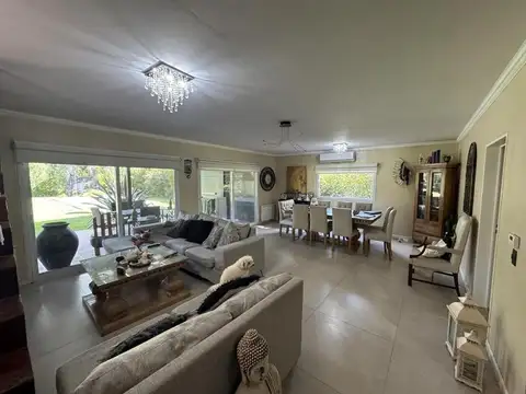 BELLISIMA CASA EN BARRIO CERRADO EL CARDAL
