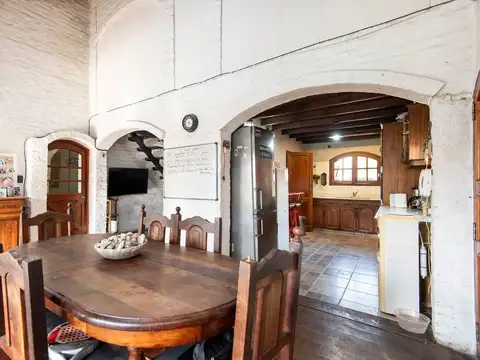 Venta Casa 5 Ambientes con Pileta en Quilmes