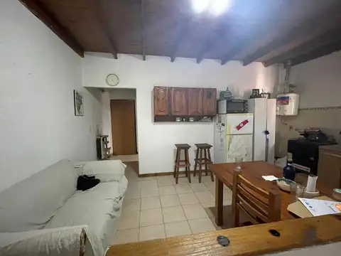 Bloque con Dpto, Monoambiente y casa en Calle 37  (14y16) 