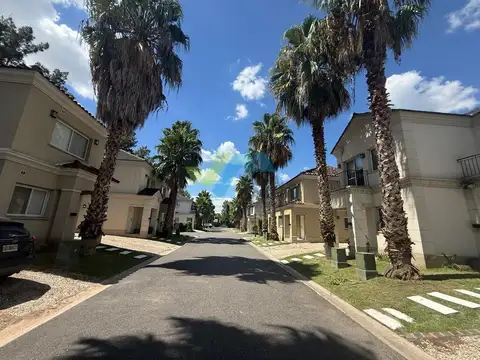 Casa en Alquiler de 3 dormitorios