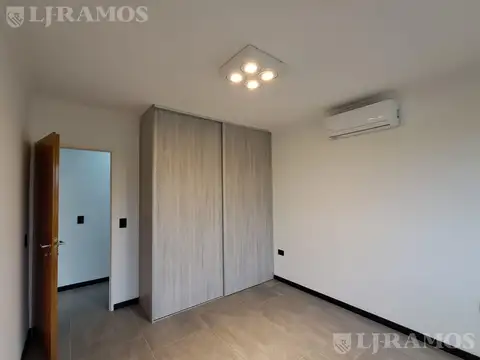 José Hernández  al 6400 MB