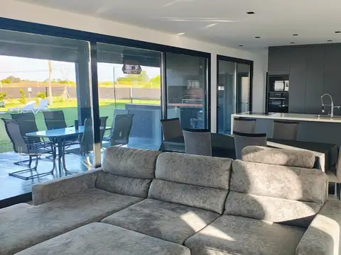 Casa en Venta en La Alameda, USD 299.000