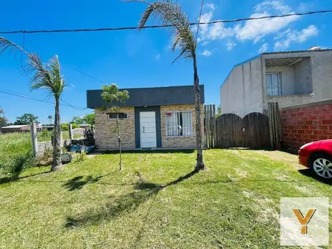 Casa en venta - 1 dormitorio 1 baño - 220mts2 - La Plata