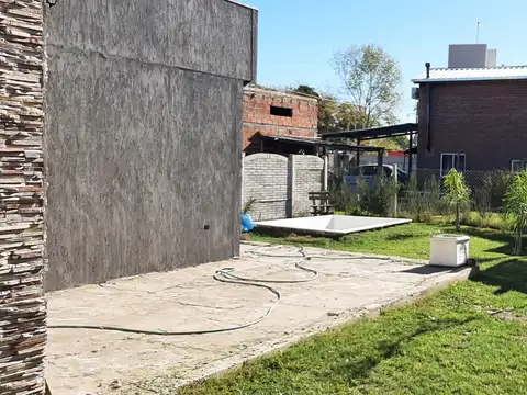 Casa 2 ambientes con 1 baño