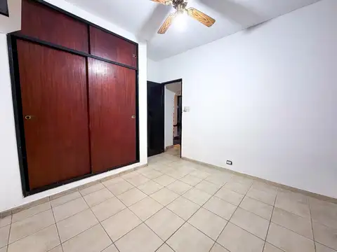 Casa 5 ambientes con cochera, patio y quincho