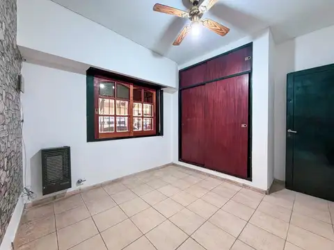 Casa en Alquiler con 1 cochera