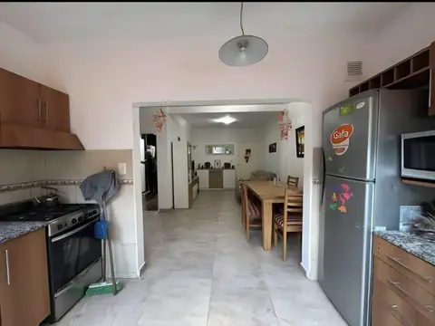Depto Tipo Casa en Alquiler de 4 ambientes