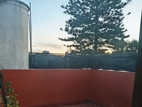 Venta casa Multifamiliar Munro - Dos plantas independientes