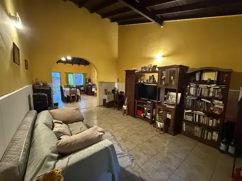 Venta casa Multifamiliar Munro - Dos plantas independientes