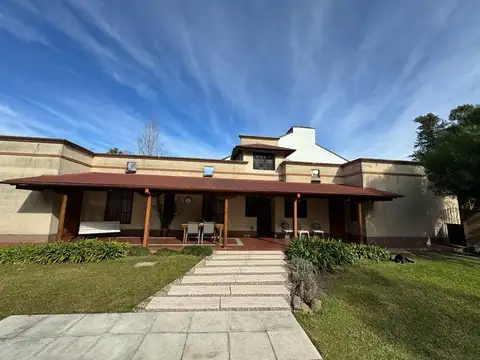 VENTA CASA PACHECO BARRIO CERRADO BELLO HORIZONTE 