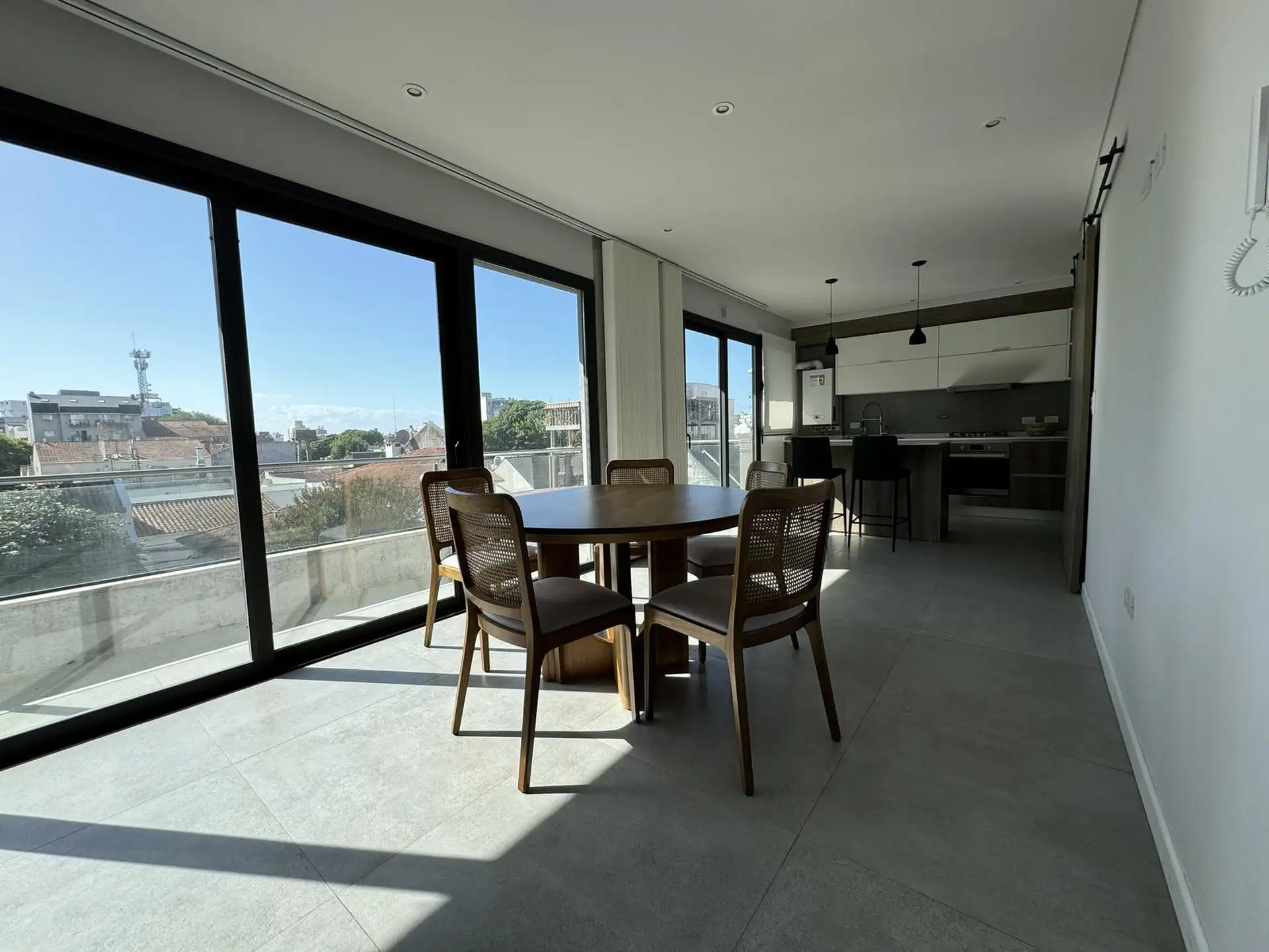 Departamento cuatro ambientes en Guemes Residencial