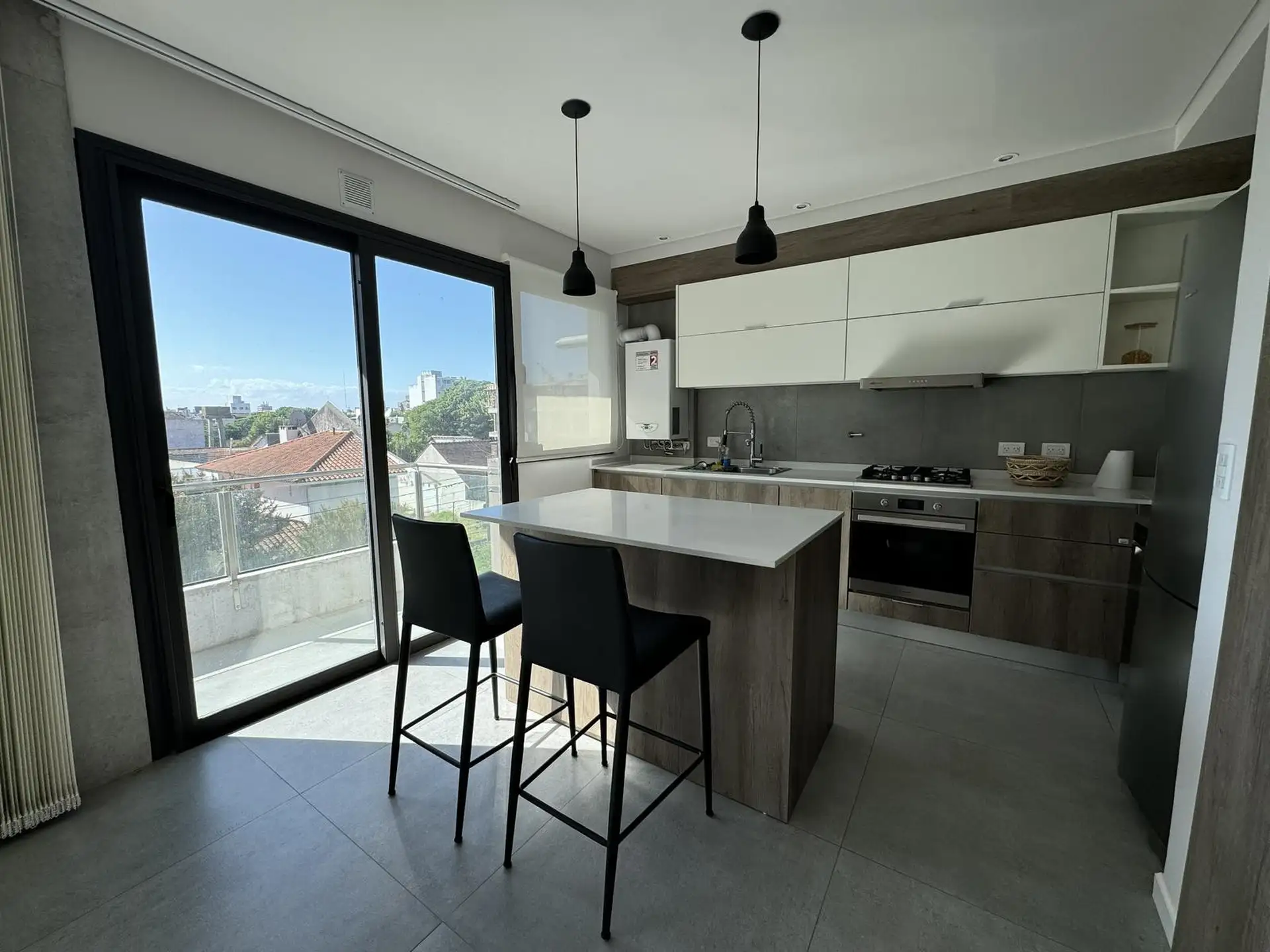 Departamento cuatro ambientes en Guemes Residencial