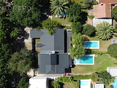 VENTA CASA 5 AMBIENTES PARQUE LELOIR - PILETA - FINANCIA - ACEPTA PERMUTA