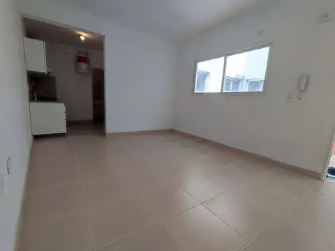 PH 2 ambientes en alquiler en Saenz peña, bajas expensas, muy luminoso!