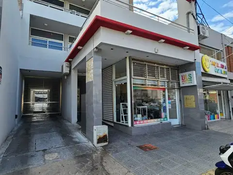 VENTA COCHERA CUBIERTA CENTRO SAN NICOLAS