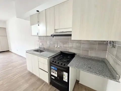 MONOAMBIENTE CON BALCÓN FRANCÉS A ESTRENAR