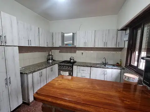 Depto Tipo Casa 4 ambientes con 2 baños