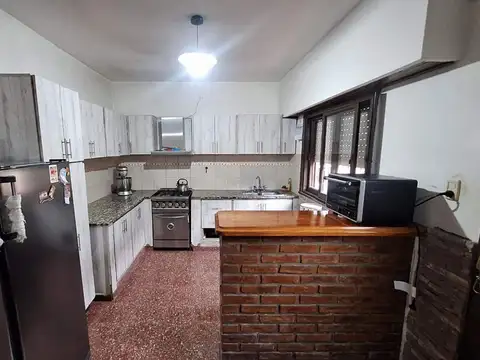 Depto Tipo Casa en Venta en Bernal Oeste, USD 85.000