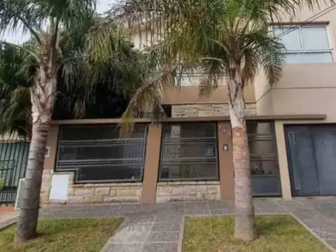 Casa en venta de 6 ambientes. Barrio Güemes, Haedo Norte