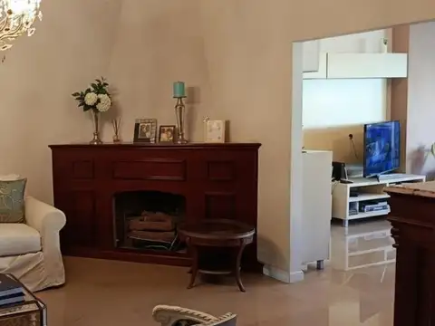 Casa 6 ambientes con 3 baños