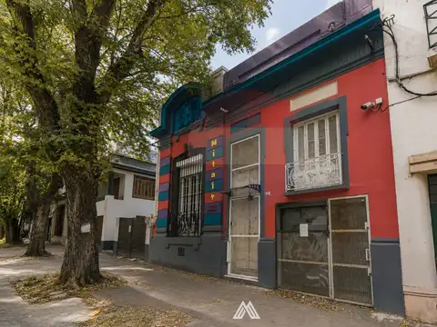 VENTA CASA PU. CON GARAJE Y FONDO,  PARQUE BATLLE
