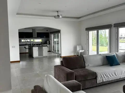 Casa en Venta al Noroeste