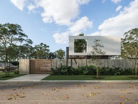 Casa en construcción en Venta en Complejo Cerrado - City Bell de 3 dormitorios con pileta y Sum