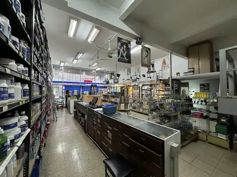 Venta Local Comercial Vidriera al frente Rioja y maipu