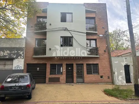 C.62 entre 118 y diag. 113, La Plata 100