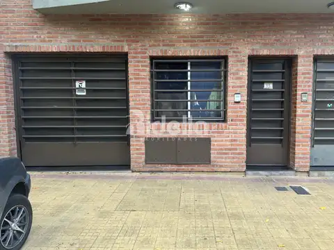 PH en venta 2 dorm. - Cochera cubierta - jardín con verde - sin expensas