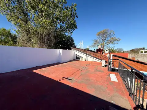 CASA EN VENTA 4 DORMITORIOS I PINTOR MUSTO 360