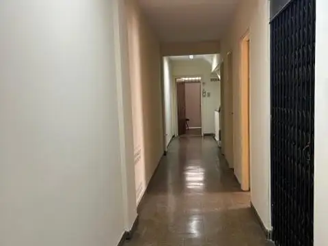 Oficina 4 ambientes con 1 baño
