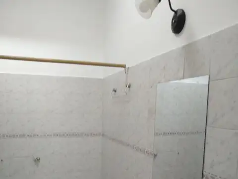 Casa en Alquiler con 1 cochera