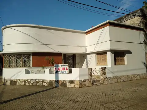 Casa de 2 dormitorios en alquiler.
