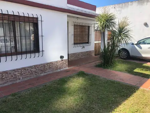 Casa en PH con patio y cochera,  sin expensas