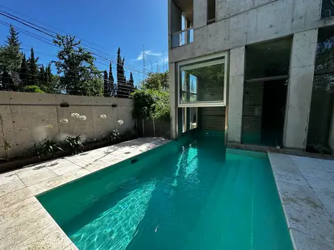 Departamento dos ambientes con cochera Moreno centro