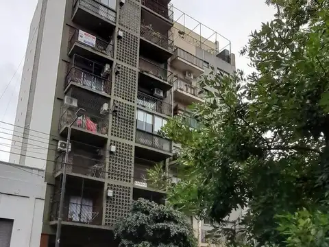 ESTUPENDO 2 AMBIENTES MUY LUMINOSO EN UBICACION PRIVILEGIADA