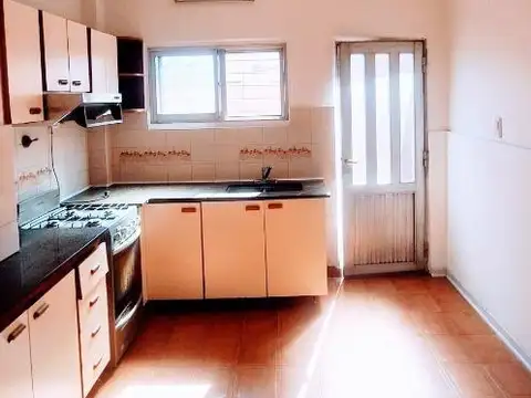 Oficina en Alquiler en Temperley, $ 700.000